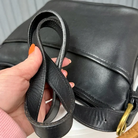 Vintage 90s Coach Worth Bag 4143 Black Glove-Tanned Leather Shoulder Bag - Picture 15 of 17